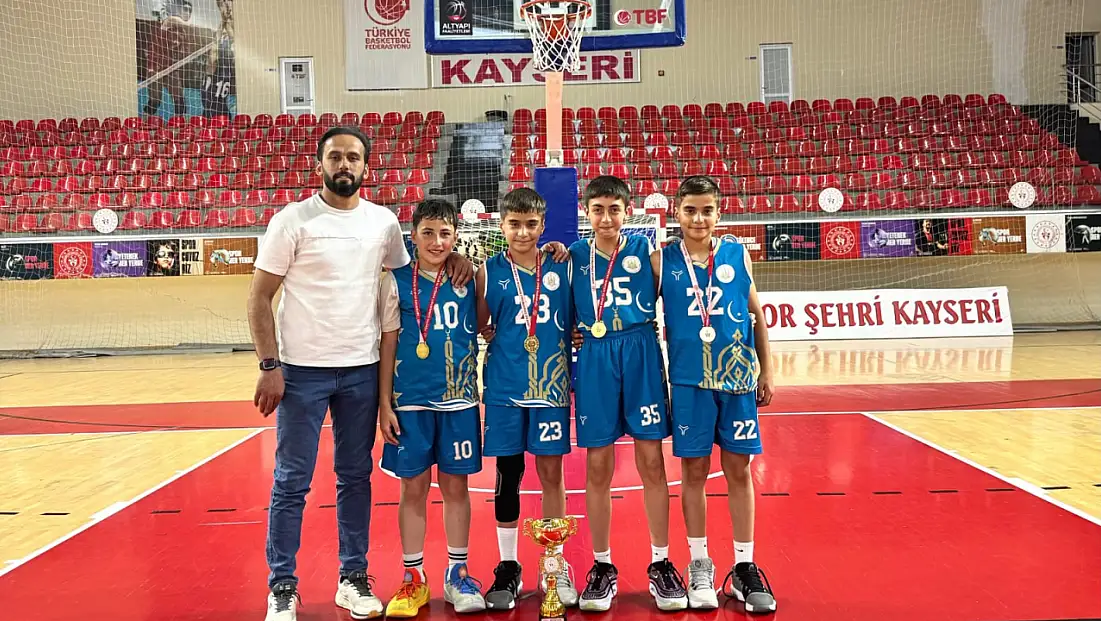 Bünyan Naci Baydemir İmam Hatip Ortaokulu Kayseri Şampiyonu Oldu