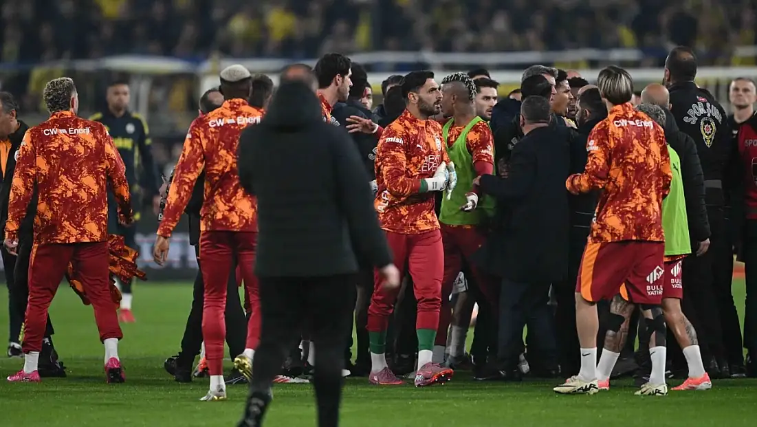 Derbi Öncesi Sahada Gerginlik Yaşandı