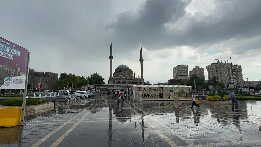 Kayseri’de Sağanak Yağış Etkili Oldu