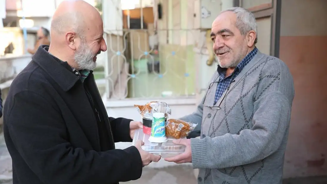 Kocasinan’da 228 Vatandaşa Sıcak Yemek Desteği