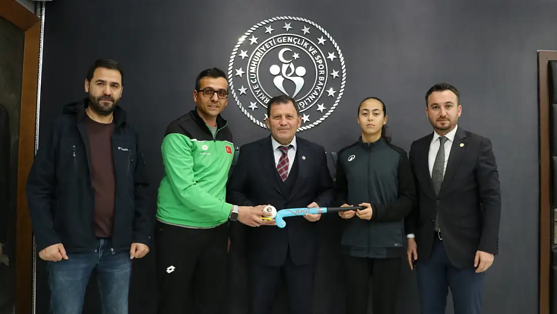 U14 Milli takım adayından il müdürüne ziyaret