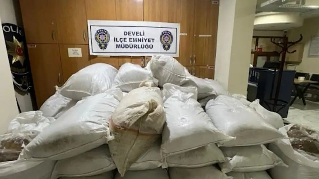 1 Ton 102 Kilo kaçak tütüne geçit yok