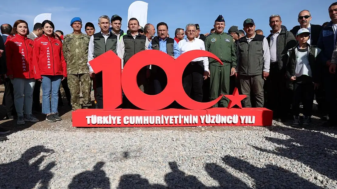 100'üncü Yıl Cumhuriyet Ormanı Fidan Dikme Programı yapıldı