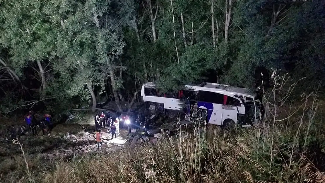 Yozgat da otobüs devrildi 12 ölü