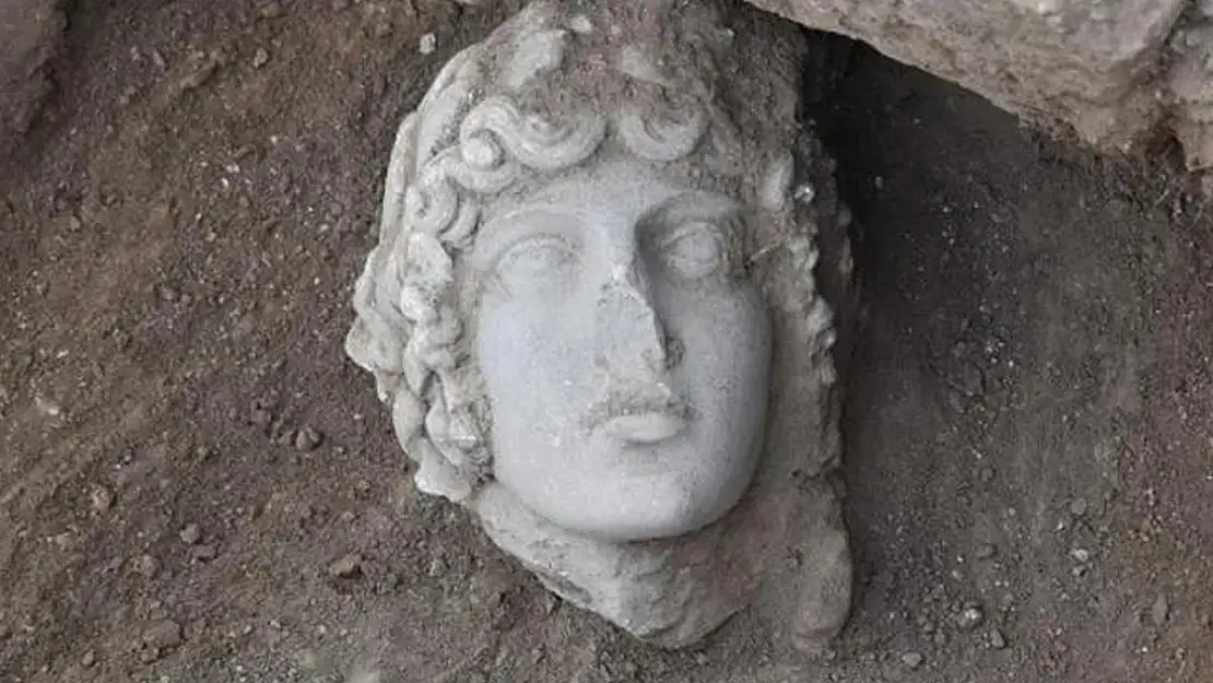 1800 Yıllık Heykel Başı Keşfedildi