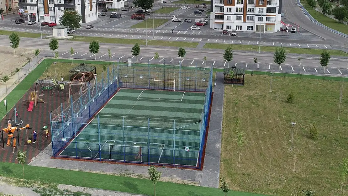 4 MAHALLEYE FUTBOL SAHASI YAPILACAK
