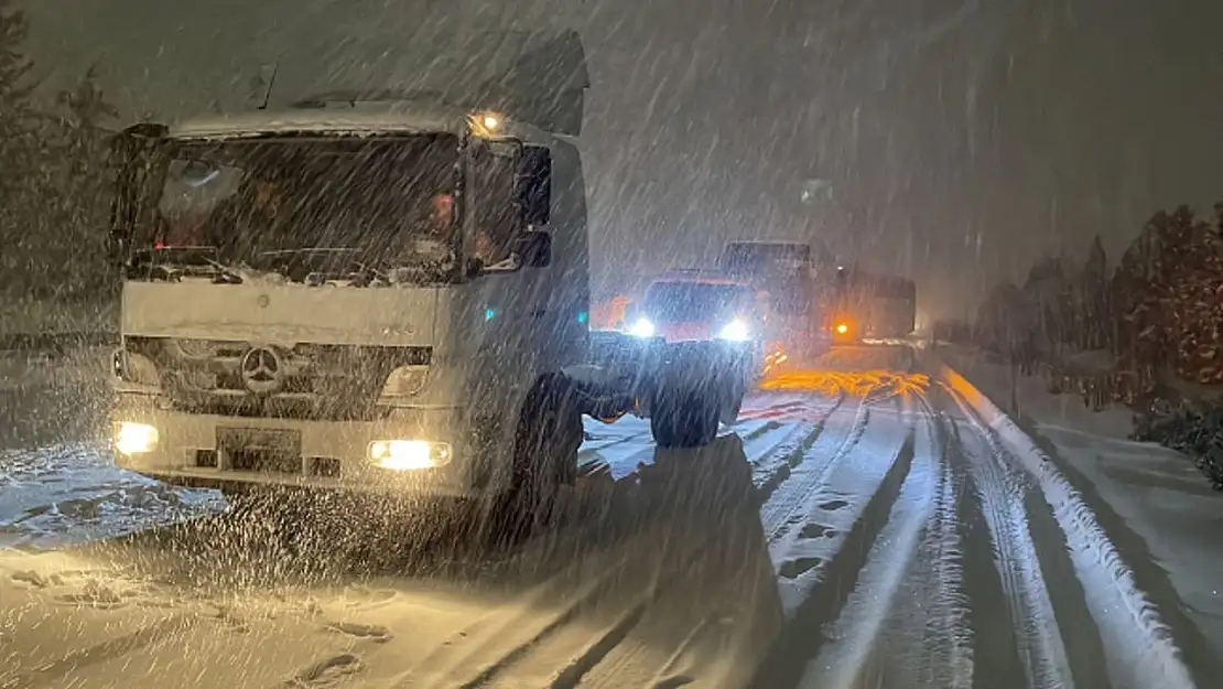 6 ilde kar nedeniyle ağır taşıtlara trafik yasağı