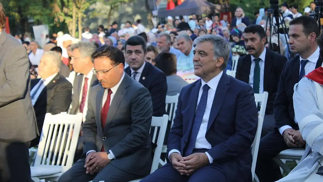 Abdullah Gül: 'Eğitim, bir ülkenin geleceğine verilen önceliktir'