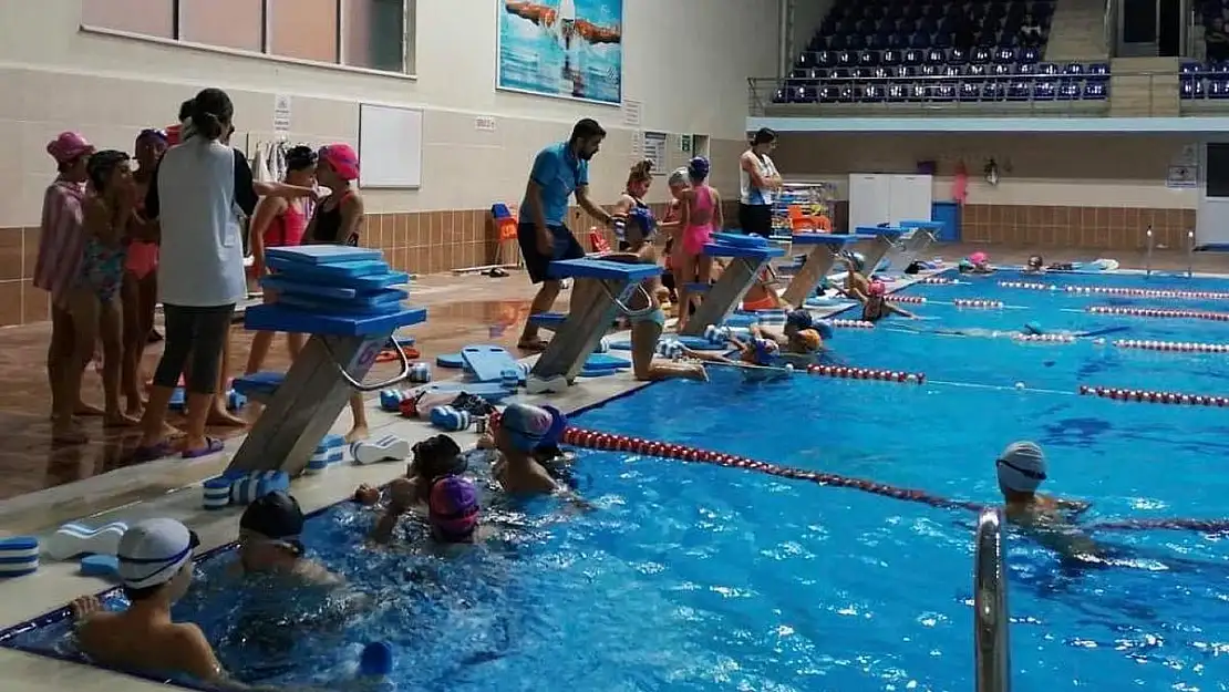 Adıyaman Belediyesi Kış Spor Okullarında Yüzme Kursu Eğitimleri Başladı