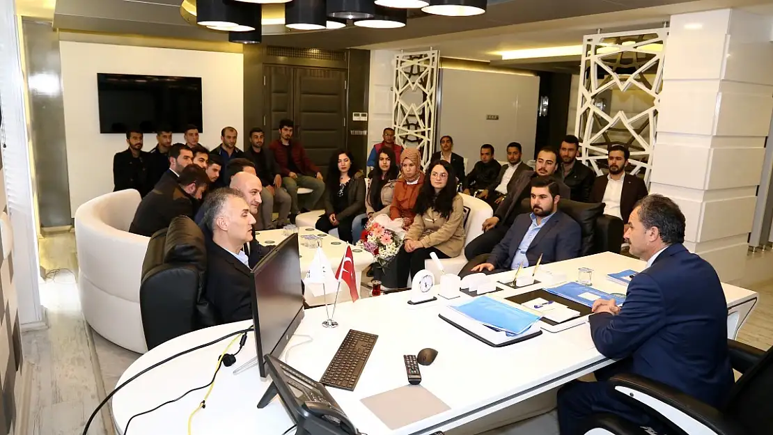 AK Partili Gençlerden Başkan Kılınç'a Ziyaret