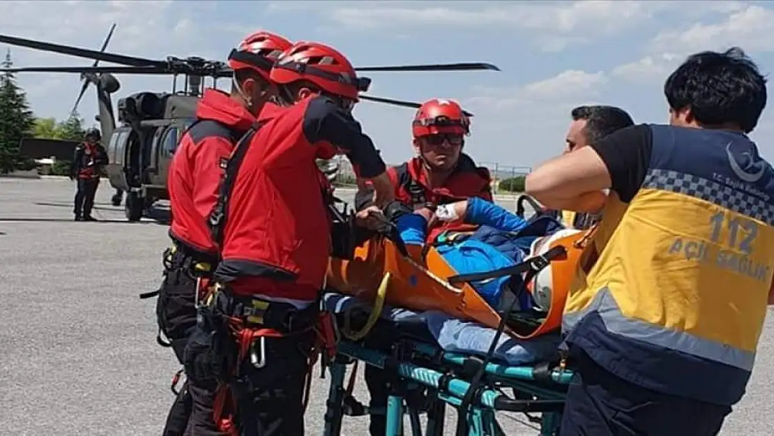 Aladağlar'da mahsur kalan turist kurtarıldı