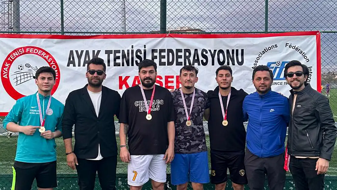 Argıncık'ta ayak tenisi turnuvası sona erdi