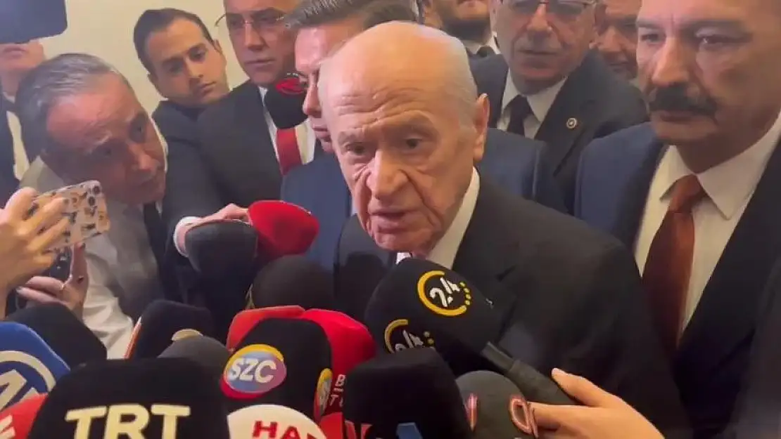 Bahçeli soru soran gazeteciyi azarladı!