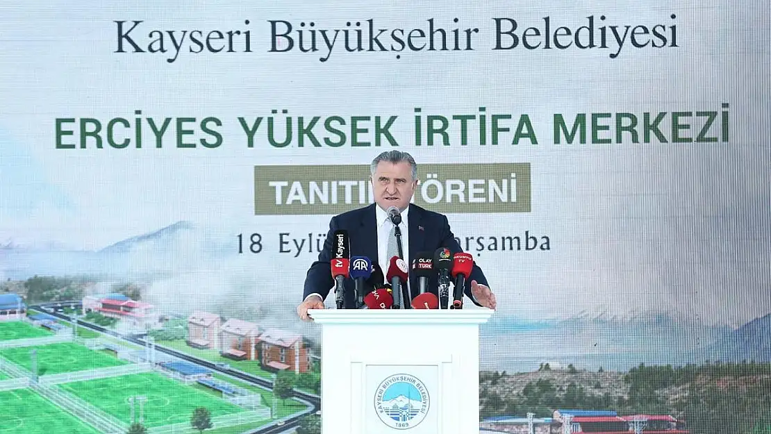 Bakan Bak, Büyükkılıç'ı yıldızlaştırdı