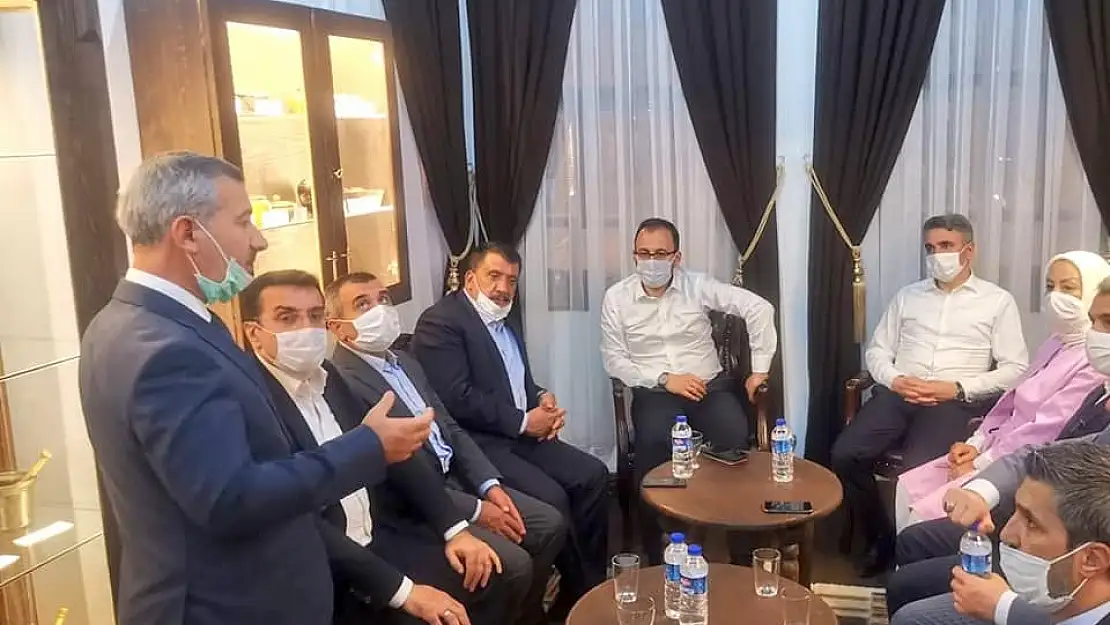 Bakan Kasapoğlu, Tarihi Konakların dönüşüm Projelerini İnceledi