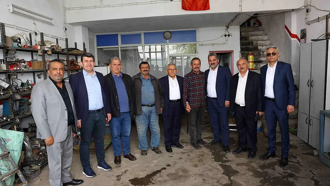 Başkan Büyükkılıç Pınarbaşı Sanayi Esnafı Ile Kucaklaştı