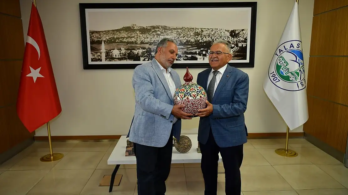 Başkan Büyükkılıç, Talas'ta ilçe gelişim toplantısı yaptı