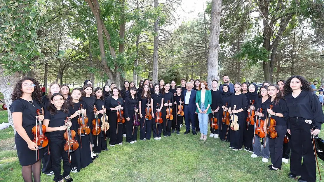Başkan Büyükkılıç'tan geleceğin sanatçılarına tam destek