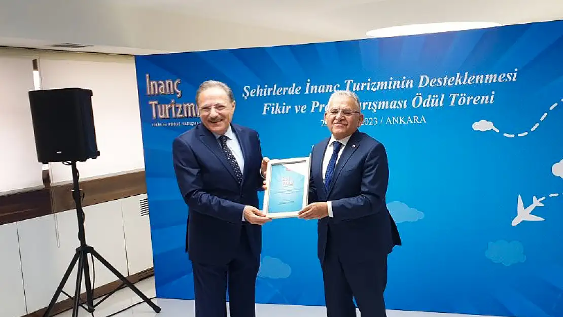 BAŞKAN BÜYÜKKILIÇ'A YILIN İLK ÖDÜLÜ TBB'DEN