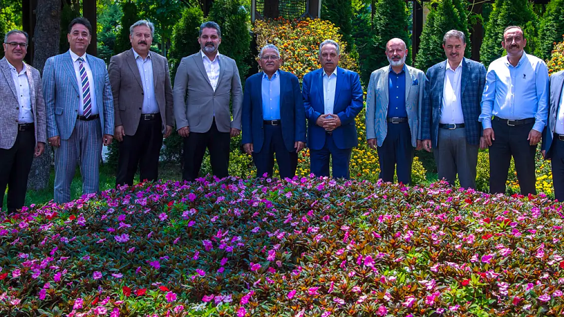 Başkan Büyükkılıç'tan Belediye Başkanlarıyla İstişare Toplantısı