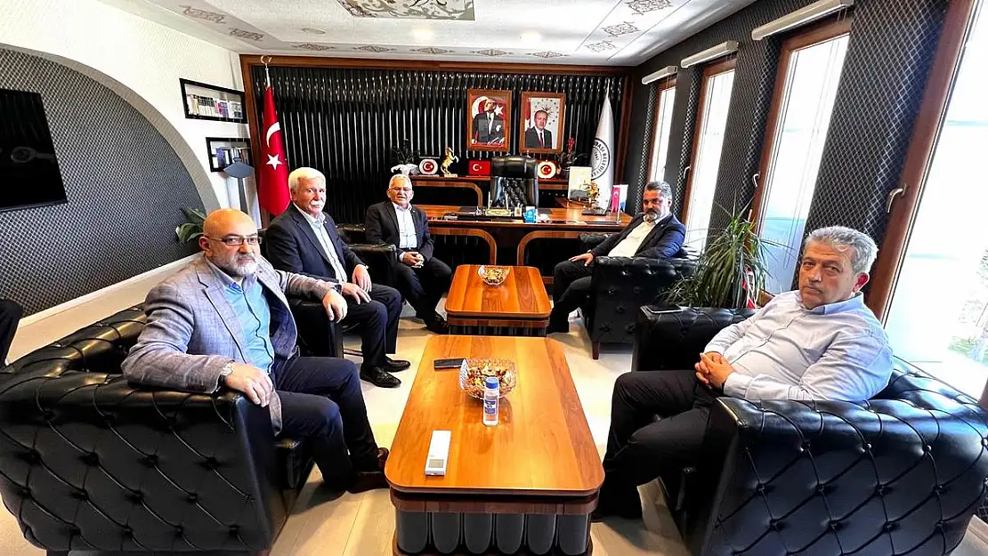 Başkan Büyükkılıç'tan Pınarbaşı Belediyesi'ne Ziyaret