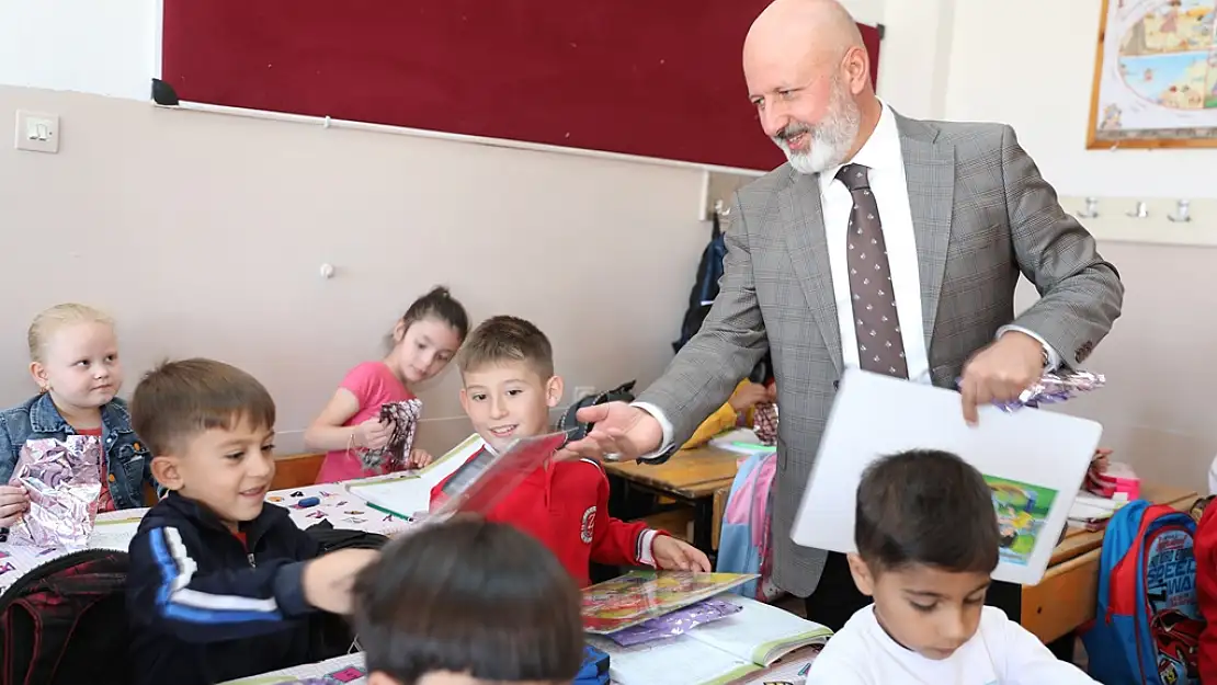 Başkan Çolakbayrakdar, 'Çocuklarımıza daha sağlıklı ortamlar oluşturuyoruz'