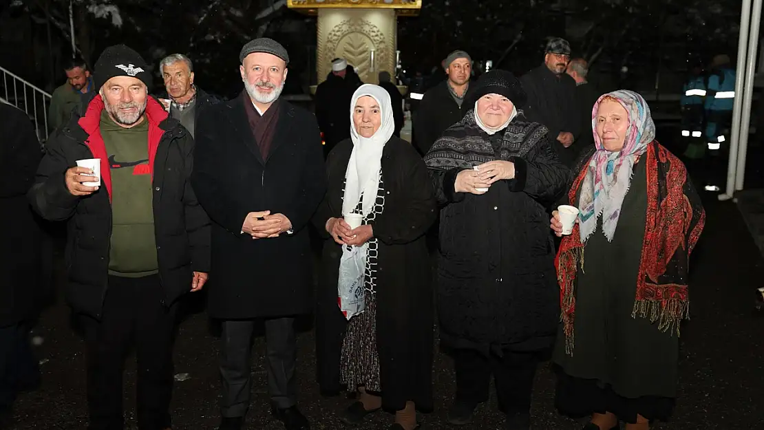 Başkan Çolakbayrakdar, her akşam mahallelerde