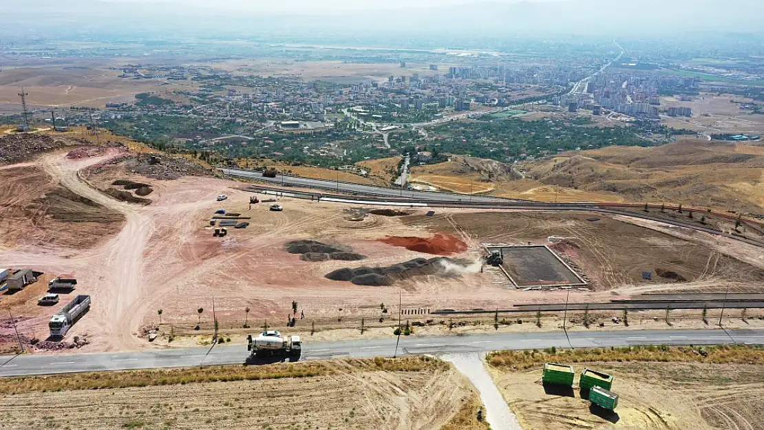BAŞKAN ÇOLAKBAYRAKDAR, 'KAYSERİ'YE MİLLET BAHÇESİ KAZANDIRIYORUZ'