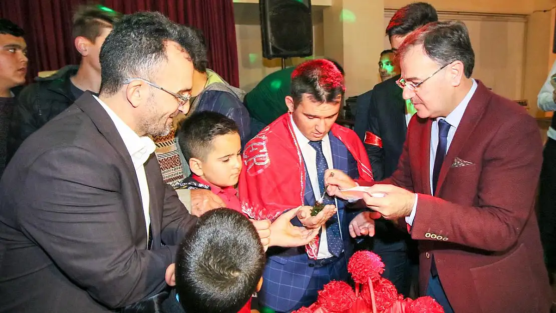 BAŞKAN ÖZDOĞAN, HAMZA KESER'İN ASKER KINASINI YAKTI