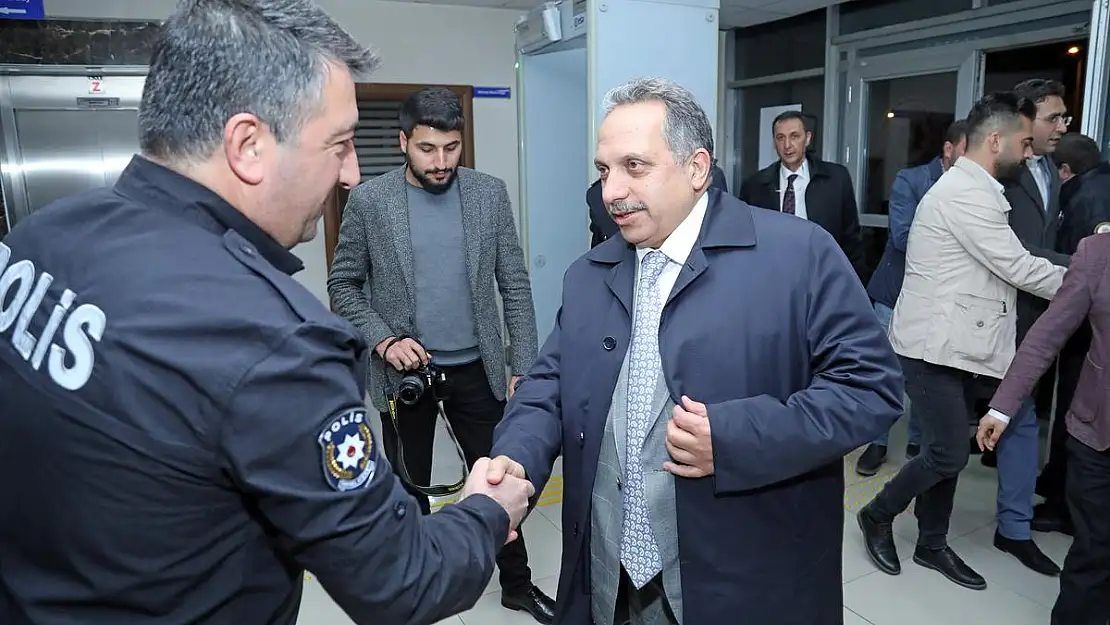 BAŞKAN YALÇIN'DAN NÖBETTEKİ POLİSLERE ZİYARET