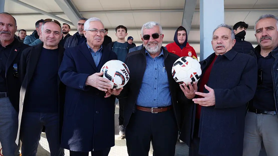 Başkan Yalçın ve Kaymakam Dönmez'den kepez turnuvası'na destek