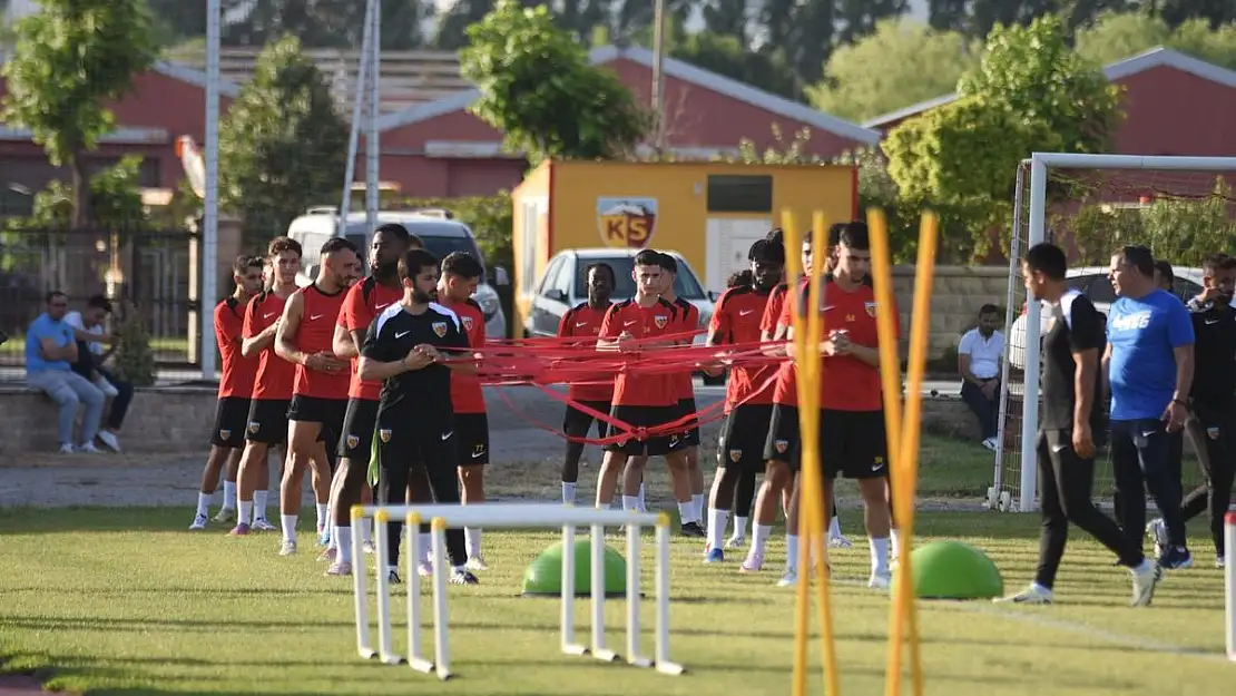 Burak Yılmaz: Hayal satmak istemem bu sene hedef ligde kalmak