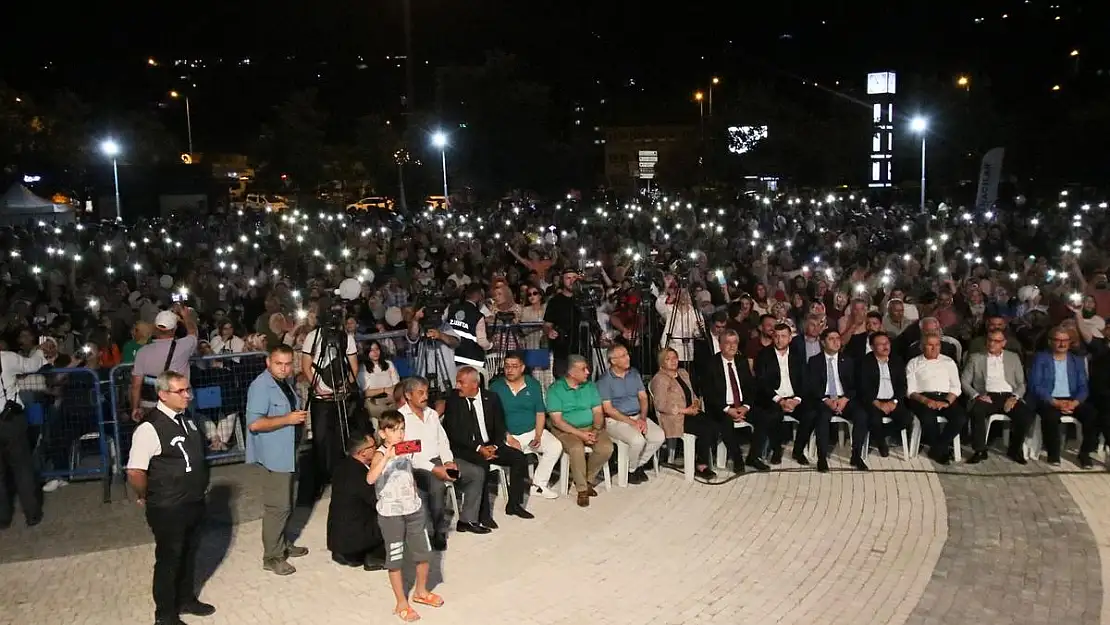 BÜYÜKKILIÇ'DAN BAŞKAN ÖZDOĞAN'A HİZMET İÇİN AÇIK ÇEK