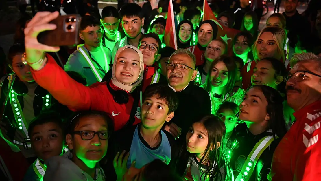 Büyükkılıç'tan 19 mayıs yürüyüşüne destek