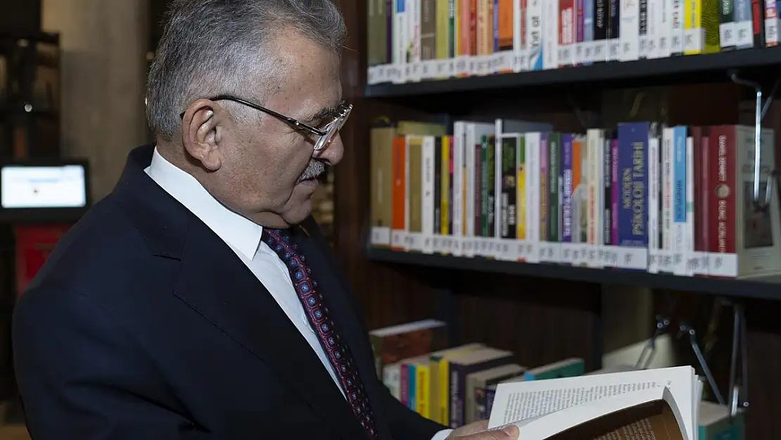 Büyükkılıç'tan 'Kitap Kafe' Projesi