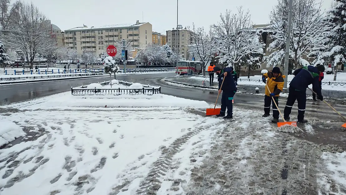 Büyükşehir'den karla mücadelede tam kararlılık!