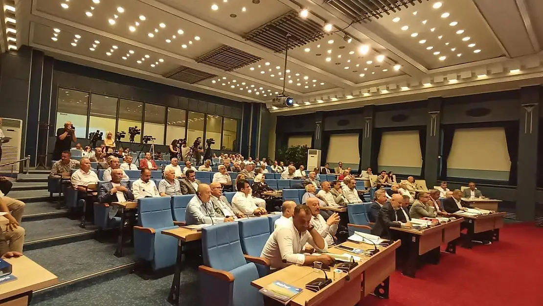 'Büyükşehir ek bütçesini yeterli açıklama yapmadıkları için reddettik'