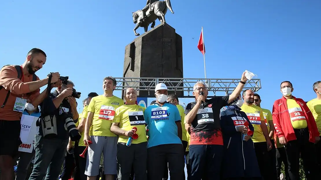 BÜYÜKŞEHİR'İN 'İKİNCİ YARI MARATONU'NA KAYITLAR SÜRÜYOR