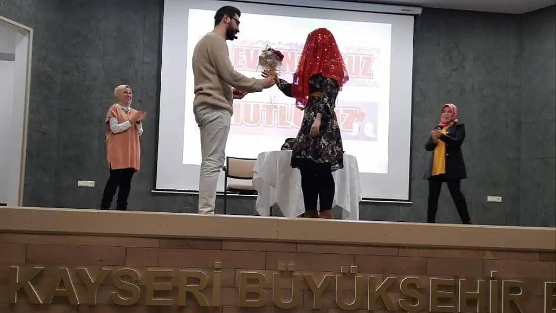 BÜYÜKŞEHİR'İN 'MUTLU EVLİLİK AKADEMİSİ' İLGİ GÖRÜYOR