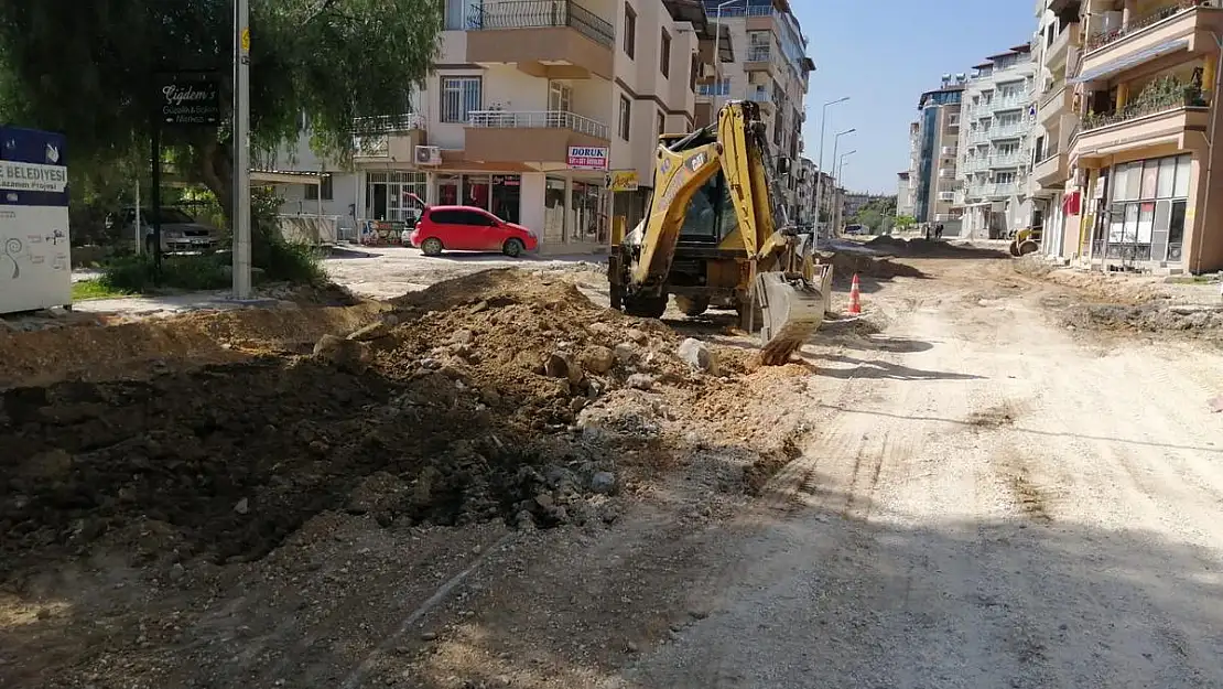 BÜYÜKŞEHİR YOL ÇALIŞMALARINI TÜM HIZIYLA SÜRDÜRÜYOR