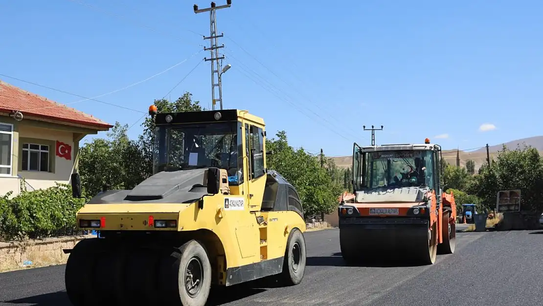 BÜYÜKŞEHİR'DEN AKKIŞLA İLÇESİNE 55 MİLYON TL'LİK 'YOL' YATIRIMI