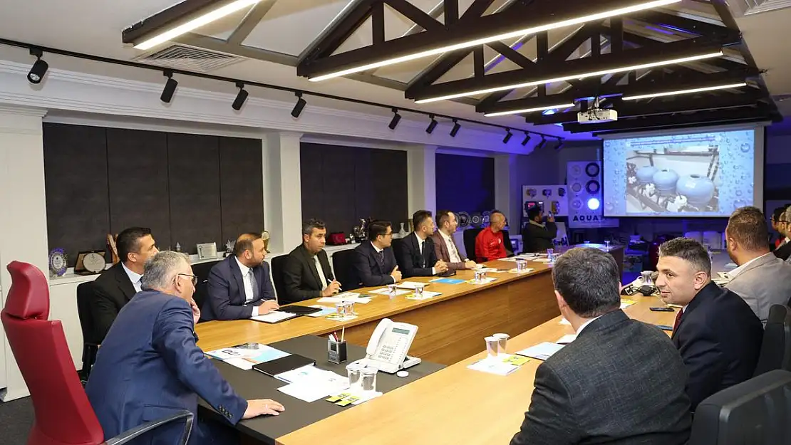 BÜYÜKŞEHİR'DEN TÜRKİYE'DE BİR İLK: YÜZME HAVUZLARINDA YERLİ VE MİLLİ SİSTEM