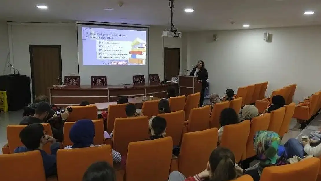 Çınar Akademi'den 'Sınav Kaygısı' semineri