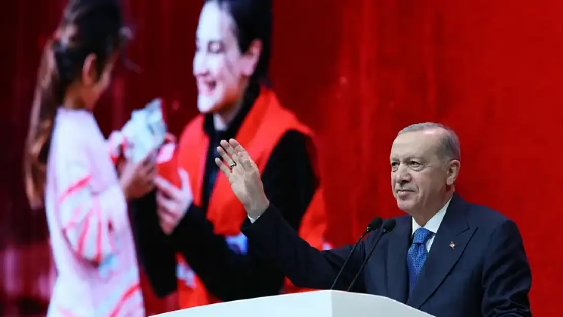 Cumhurbaşkanı Erdoğan'dan Kızılay'a övgü