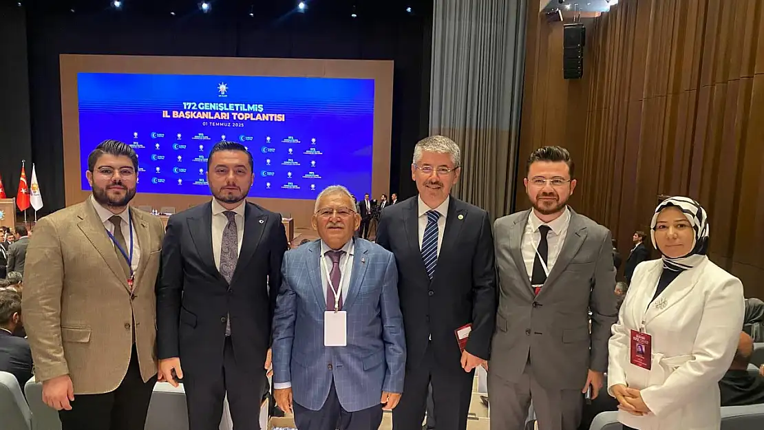 Dr. Memduh Büyükkılıç, AK Parti genişletilmiş İl Başkanları toplantısı'na katıldı