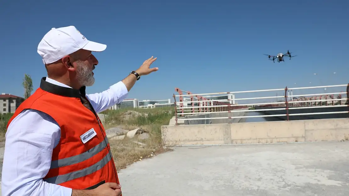 DRONE İLE TÜM AÇIK ALANLAR İLAÇLANIYOR