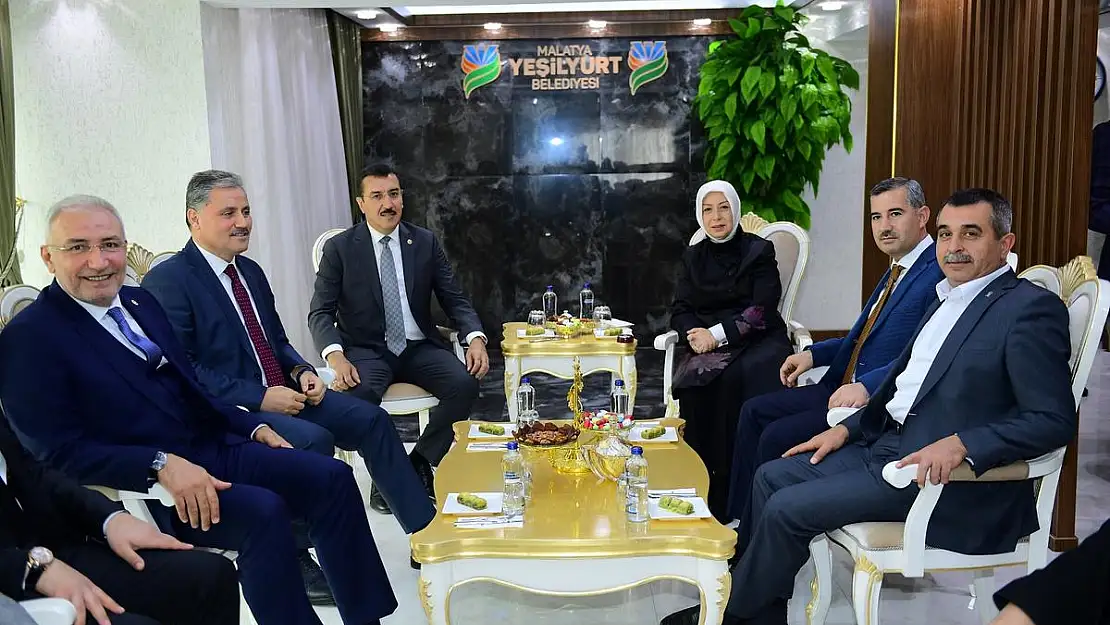 'El Birliği ile Yeşilyurt'umuzu Daha Fazla Geliştirip Büyüteceğiz'