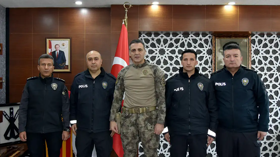 Emniyet müdürü Atanur Aydın, devriye ekiplerini tebrik etti