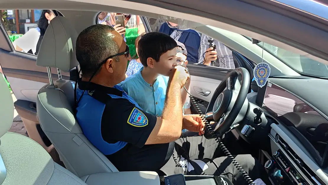 Engelsiz Çocukevi'nden atlı Polis ziyaretiyle unutulmaz gün