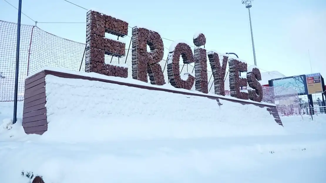 Erciyes'te kar 40 santimi buldu